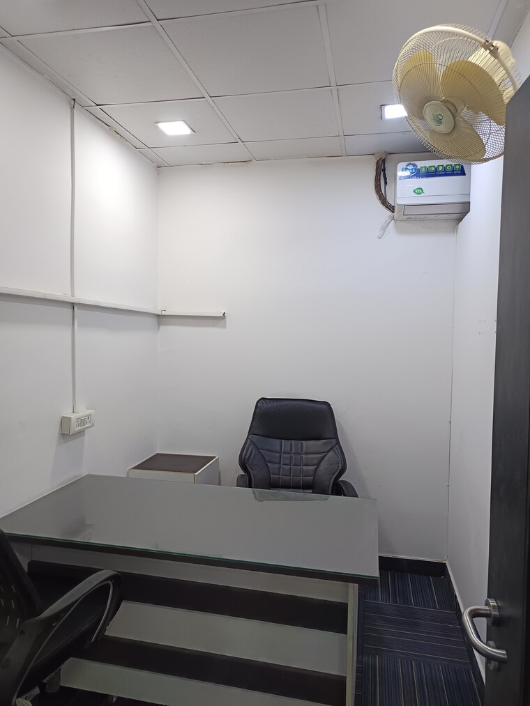 Team Area, sector 3 Commercial Office Space 1000 Sq.Ft. In Sector 3 Noida 9599984