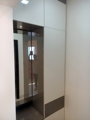 Room in 3 BHK Apartment at Honer Aquantis, Gopanpally – for Rent