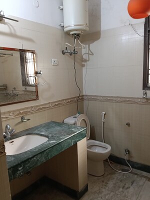 Attached Bathroom in 3 BHK Builder Floor at Ansal Plaza Sector-23, Sector 23 – for Rent