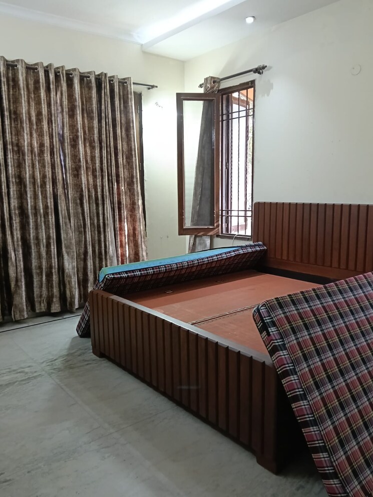 Bedroom, ansal-plaza-sector-23 3 Bedroom 2400 Sq.Ft. Builder Floor In Sector 23 Gurgaon 9600048