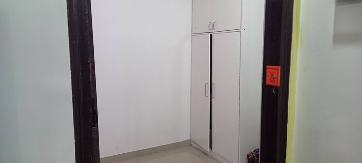 Room, balaji-enclave 3 Bedroom 836 Sq.Ft. Apartment In Govindpuram Ghaziabad 9600104