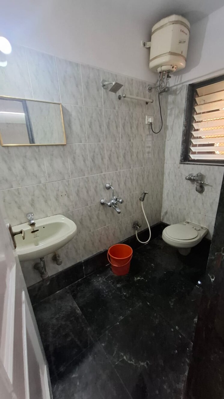 Bathroom, suncity-complex 2 Bedroom 850 Sq.Ft. Apartment In Powai Mumbai 9600157