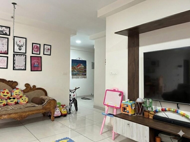 Living Room, prestige-lakeside-habitat 3.5 Bedroom 2280 Sq.Ft. Apartment In Varthur Bangalore 9600141