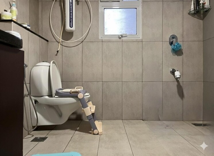 Bathroom, prestige-lakeside-habitat 3.5 Bedroom 2280 Sq.Ft. Apartment In Varthur Bangalore 9600141