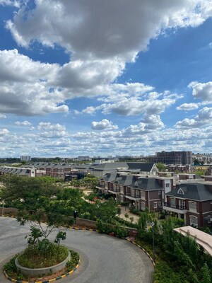 Plot Area in 3.5 BHK Apartment at Prestige Lakeside Habitat, Varthur – for Sale