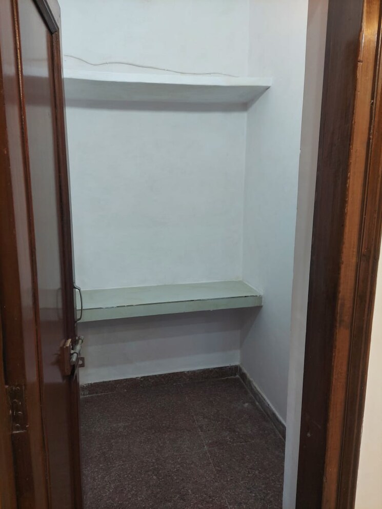 Bathroom, janakpuri 4 Bedroom 2700 Sq.Ft. Builder Floor In Janakpuri Delhi 9600191