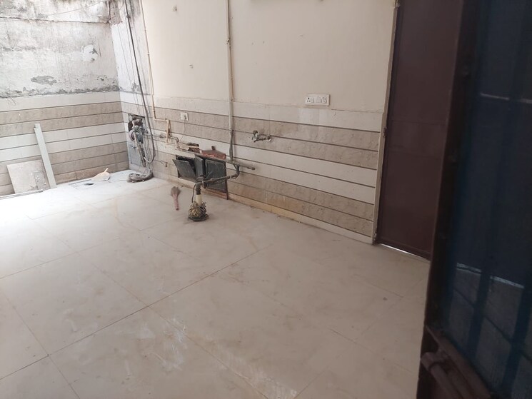 Room, janakpuri 4 Bedroom 2700 Sq.Ft. Builder Floor In Janakpuri Delhi 9600191