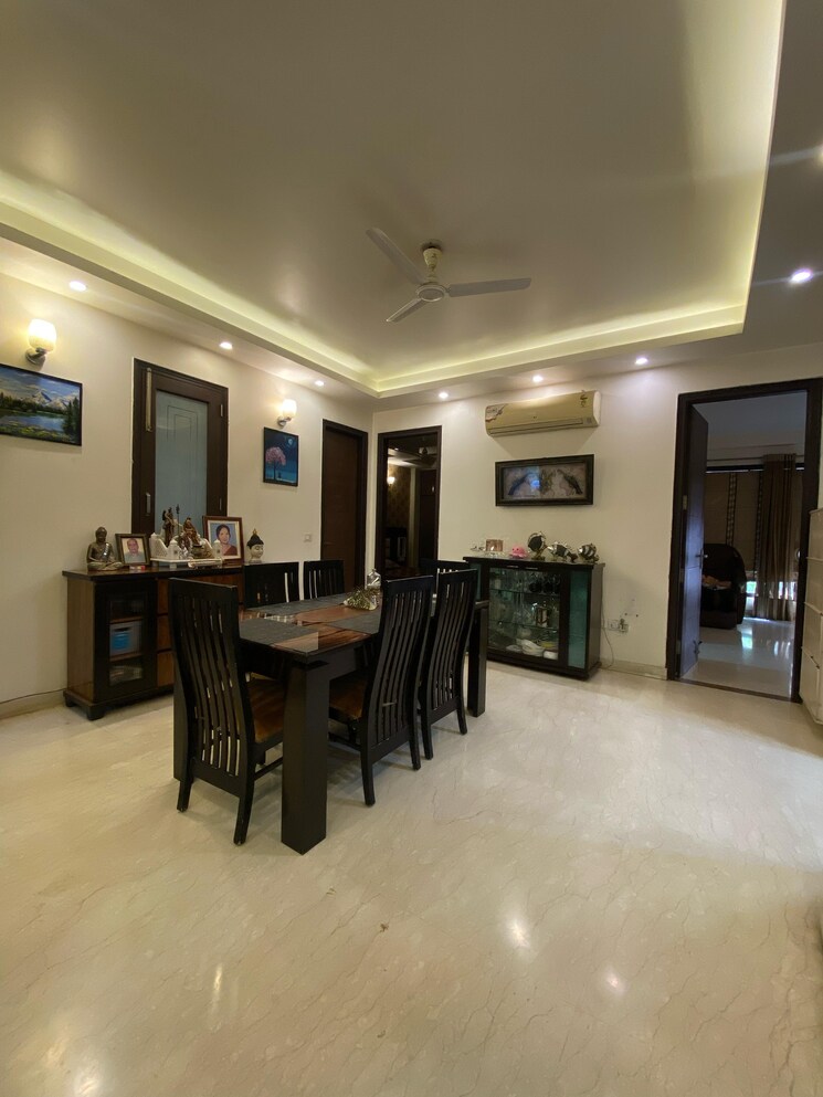 Living Room, sushant lok i 3 Bedroom 300 Sq.Yd. Builder Floor In Sushant Lok I Gurgaon 9600220