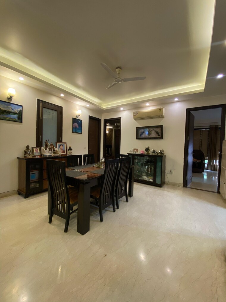 Living Room, sushant lok i 3 Bedroom 300 Sq.Yd. Builder Floor In Sushant Lok I Gurgaon 9600220