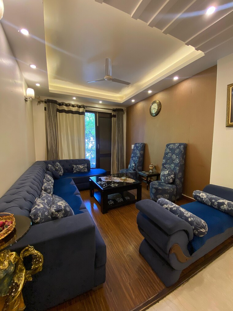 Living Room, sushant lok i 3 Bedroom 300 Sq.Yd. Builder Floor In Sushant Lok I Gurgaon 9600220