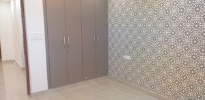 Room in 3 BHK Builder Floor at Sector 85 – for Rent