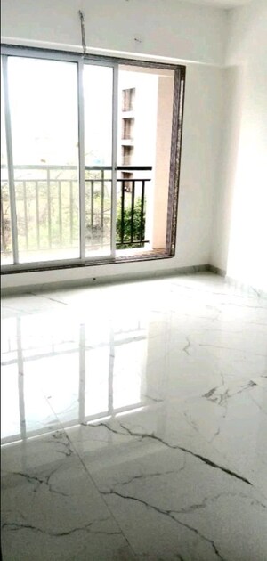 Room in 1 BHK Apartment at Suvrat CHS, Tembhi Naka – for Sale