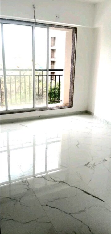 Room in 1 BHK Apartment at Suvrat CHS, Tembhi Naka – for Sale