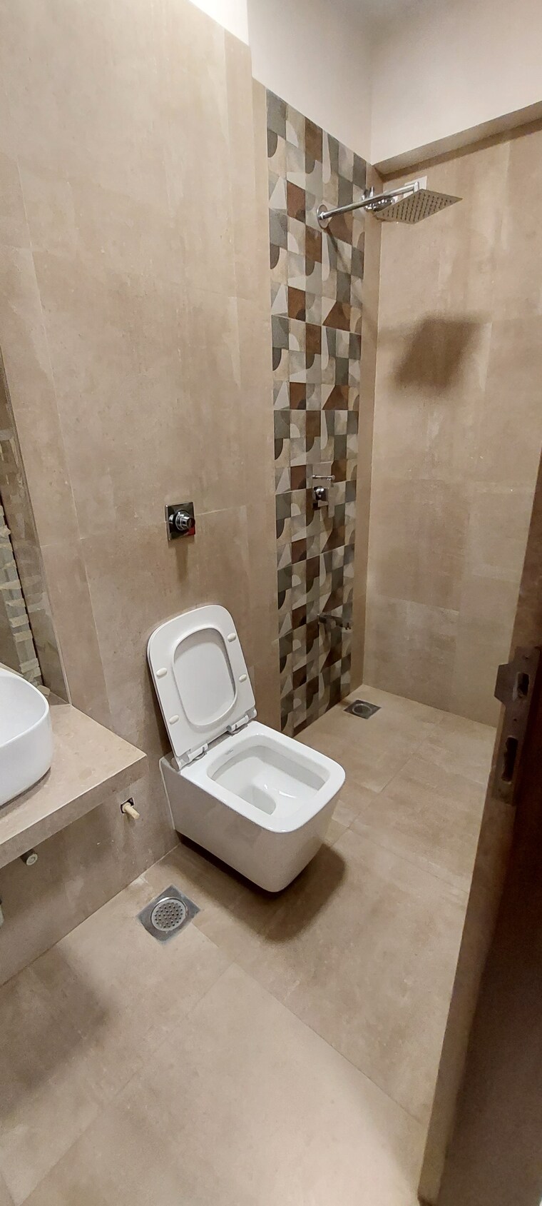 Bathroom, group-satellite-elegance 1 Bedroom 427 Sq.Ft. Apartment In Goregaon East Mumbai 9600181