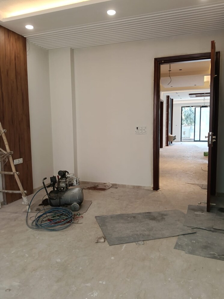  Parking, ansal-plaza-sector-23 4 Bedroom 2066 Sq.Ft. Builder Floor In Sector 23 Gurgaon 9600324