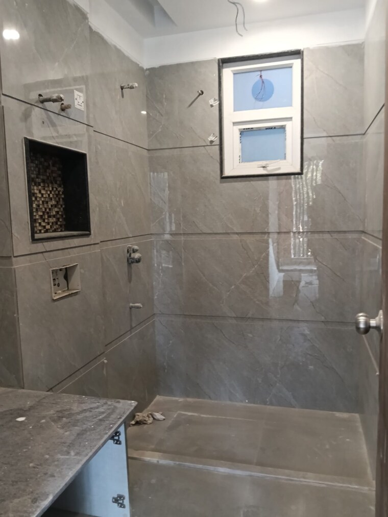 Bathroom, ansal-plaza-sector-23 4 Bedroom 2066 Sq.Ft. Builder Floor In Sector 23 Gurgaon 9600324