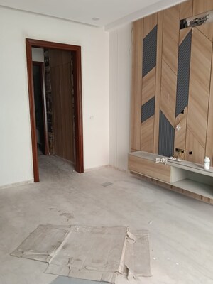 Room in 4 BHK Builder Floor at Ansal Plaza Sector-23, Sector 23 – for Sale