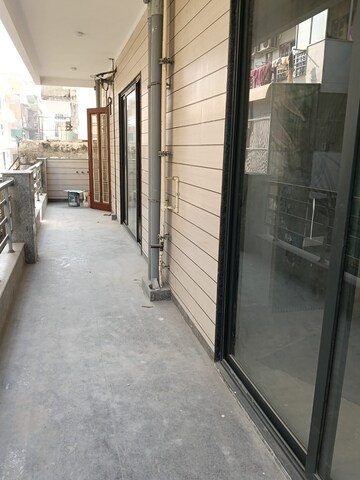 Building Lobby in 4 BHK Builder Floor at Ansal Plaza Sector-23, Sector 23 – for Sale