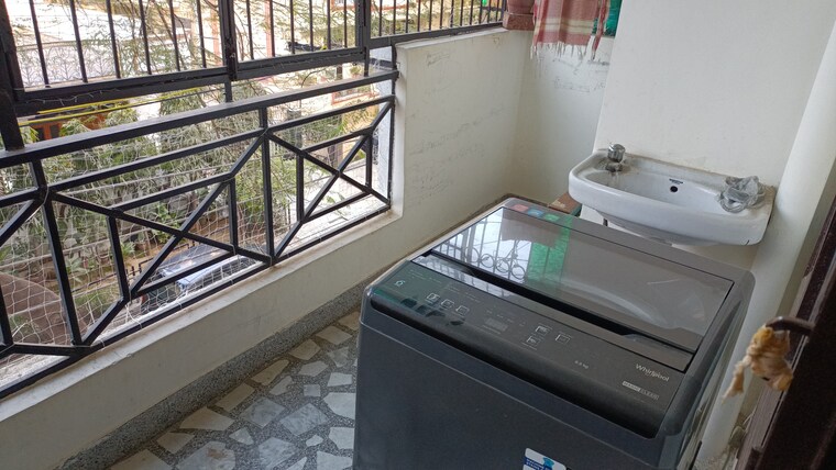 Balcony, vaishali sector 4 1 Bedroom 555 Sq.Ft. Builder Floor In Vaishali Sector 4 Ghaziabad 9600451