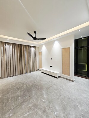 Room in 4 BHK Builder Floor at Ansal Api Versalia 2, Sector 67a – for Sale