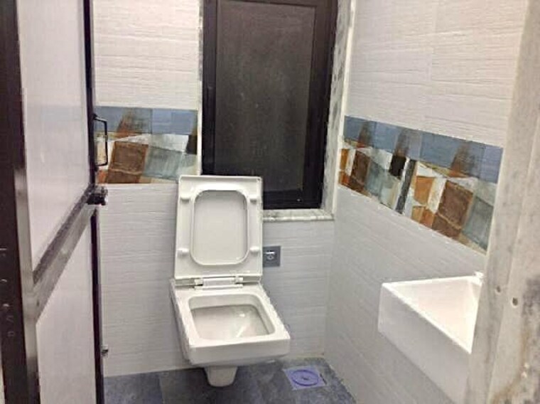 Attached Bathroom, cosmos-plaza Commercial Office Space 2000 Sq.Ft. In Andheri West Mumbai 9600535