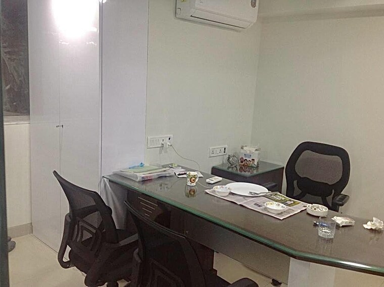 Team Area, cosmos-plaza Commercial Office Space 2000 Sq.Ft. In Andheri West Mumbai 9600535