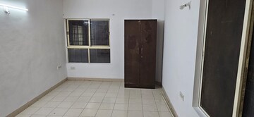 Room in 2 BHK Apartment at Kumar Padmalaya, Aundh – for Rent