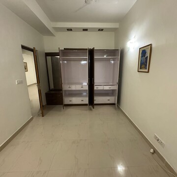 Room in 3 BHK Independent House at Lajpat Nagar I – for Rent