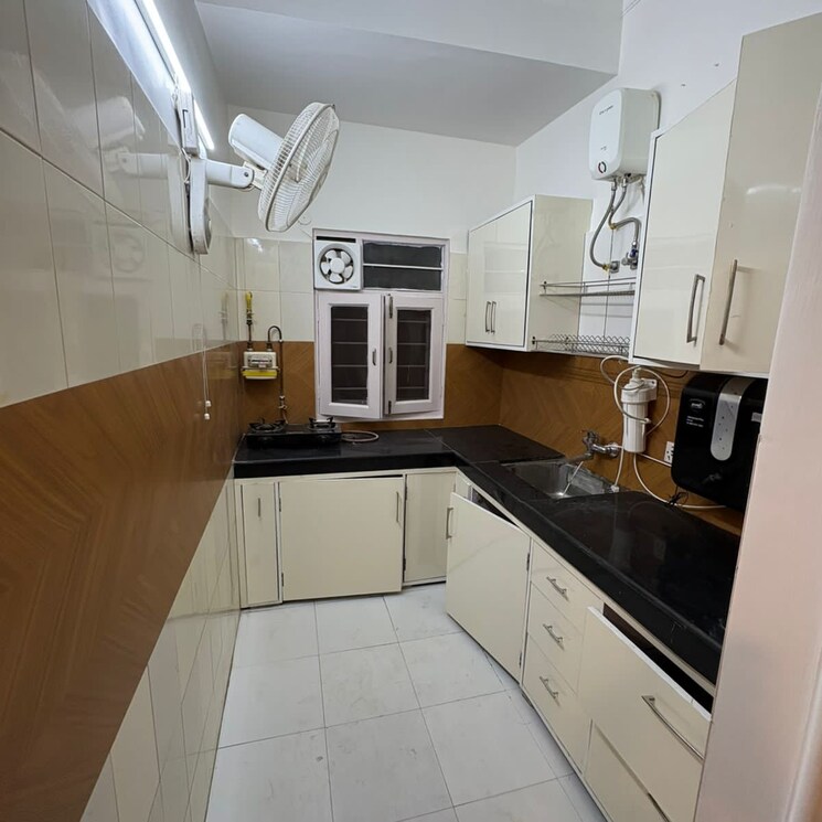 Kitchen, lajpat nagar i 3 Bedroom 1800 Sq.Ft. Independent House In Lajpat Nagar I Delhi 9600633