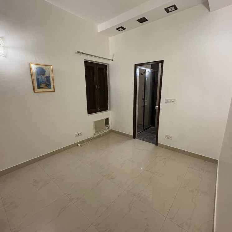 Room, lajpat nagar i 3 Bedroom 1800 Sq.Ft. Independent House In Lajpat Nagar I Delhi 9600633