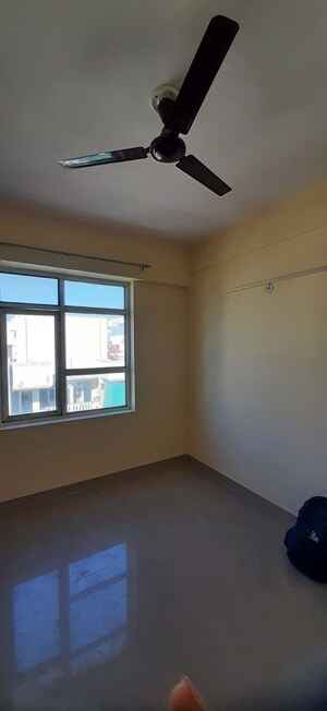 Room in 2 BHK Apartment at Shree Vardhman Mantra, Sector 67 – for Rent