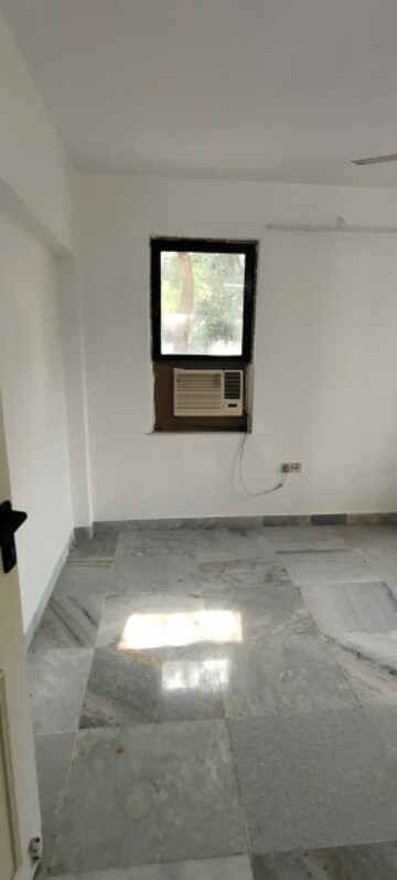 Room in 1 BHK Apartment at Hiranandani Gardens Canna, Powai – for Rent