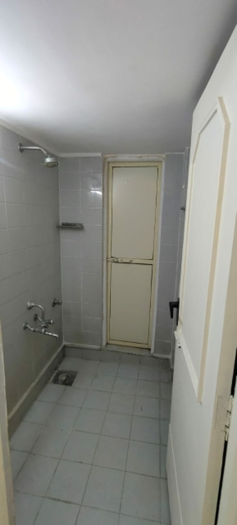 Bathroom, hiranandani-gardens-canna 1 Bedroom 450 Sq.Ft. Apartment In Powai Mumbai 9600647