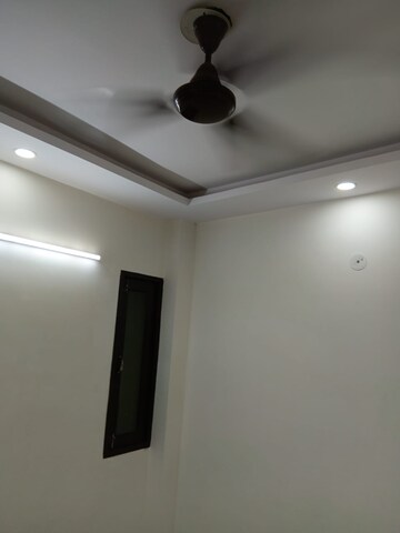 Room in 2 BHK Builder Floor at Laxmi Nagar – for Rent
