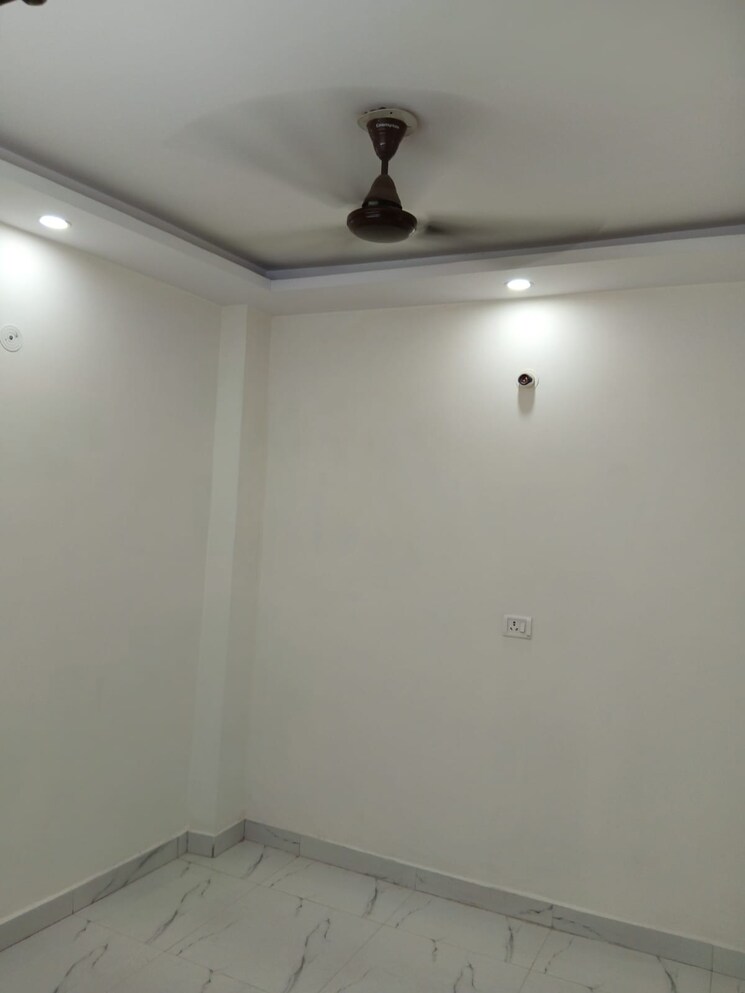 Room, laxmi nagar 2 Bedroom 500 Sq.Ft. Builder Floor In Laxmi Nagar Delhi 9600639