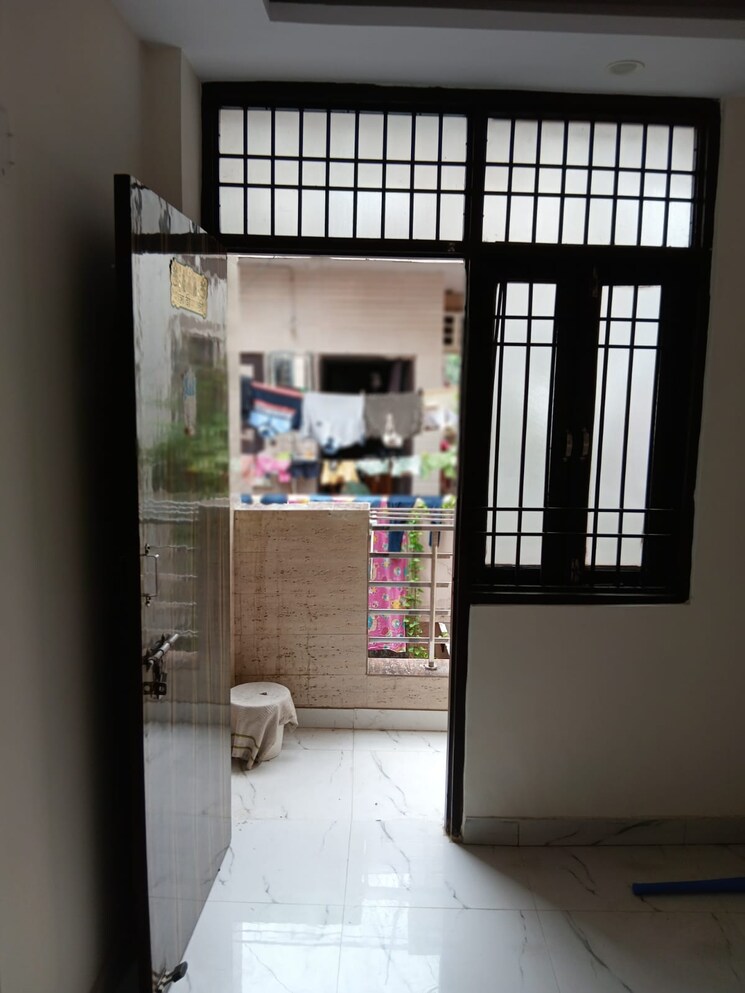 Room, laxmi nagar 2 Bedroom 500 Sq.Ft. Builder Floor In Laxmi Nagar Delhi 9600639