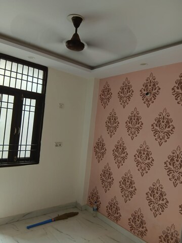 Room in 2 BHK Builder Floor at Laxmi Nagar – for Rent