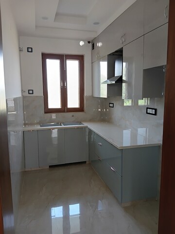 Staircase in 3.5 BHK Builder Floor at Sector 31 – for Sale