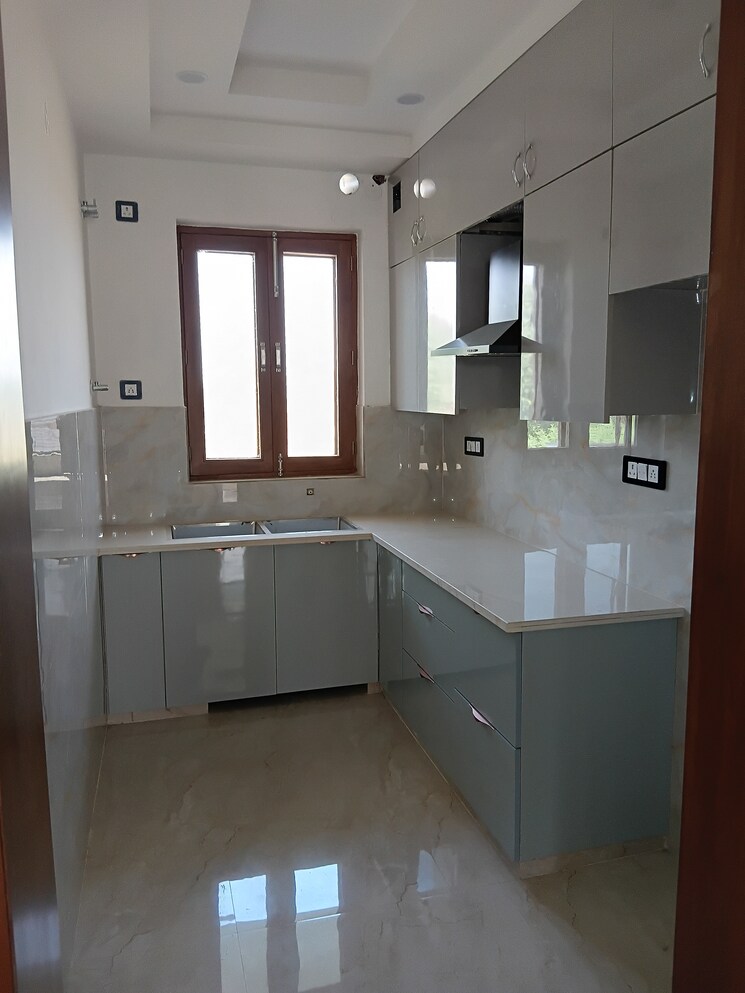 undefined, sector 31 3.5 Bedroom 250 Sq.Yd. Builder Floor In Sector 31 Faridabad 9600786