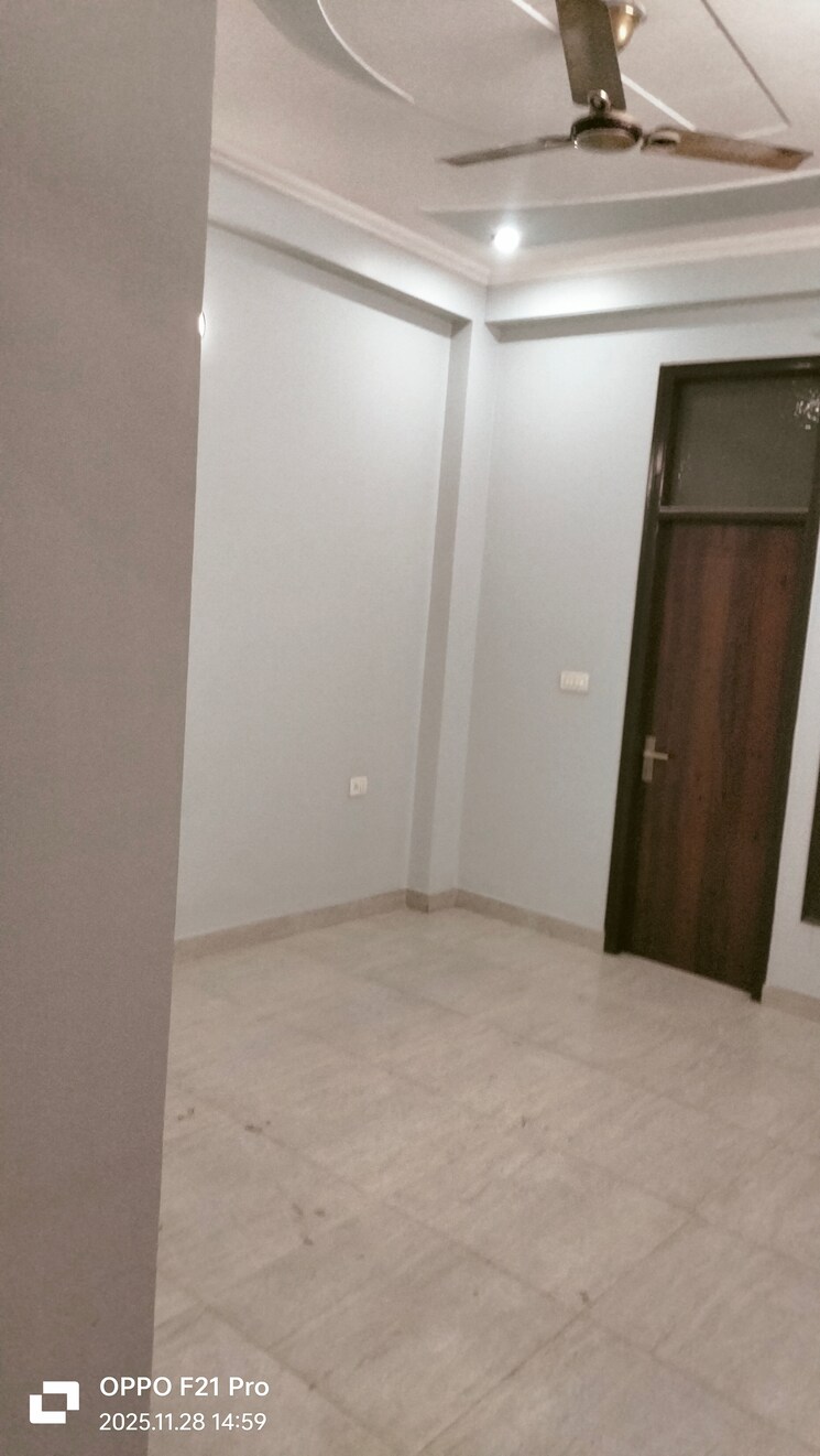 Room, govind-dham 3 Bedroom 1500 Sq.Ft. Independent House In Govindpuram Ghaziabad 9600734