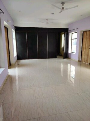 Building Lobby in 1.5 BHK Builder Floor at Sector 56 – for Rent