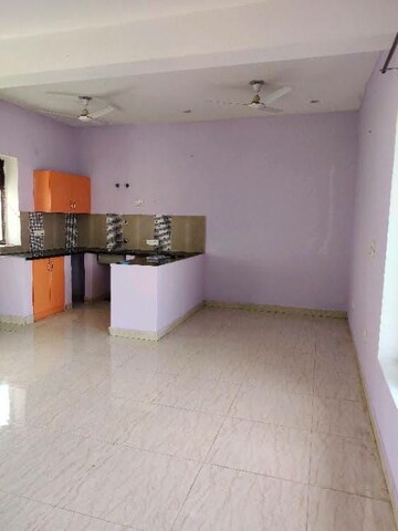Kitchen in 1.5 BHK Builder Floor at Sector 56 – for Rent