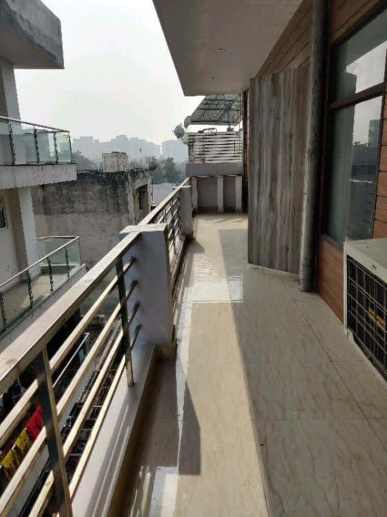 Balcony, sector 56 1.5 Bedroom 1200 Sq.Ft. Builder Floor In Sector 56 Gurgaon 9600851