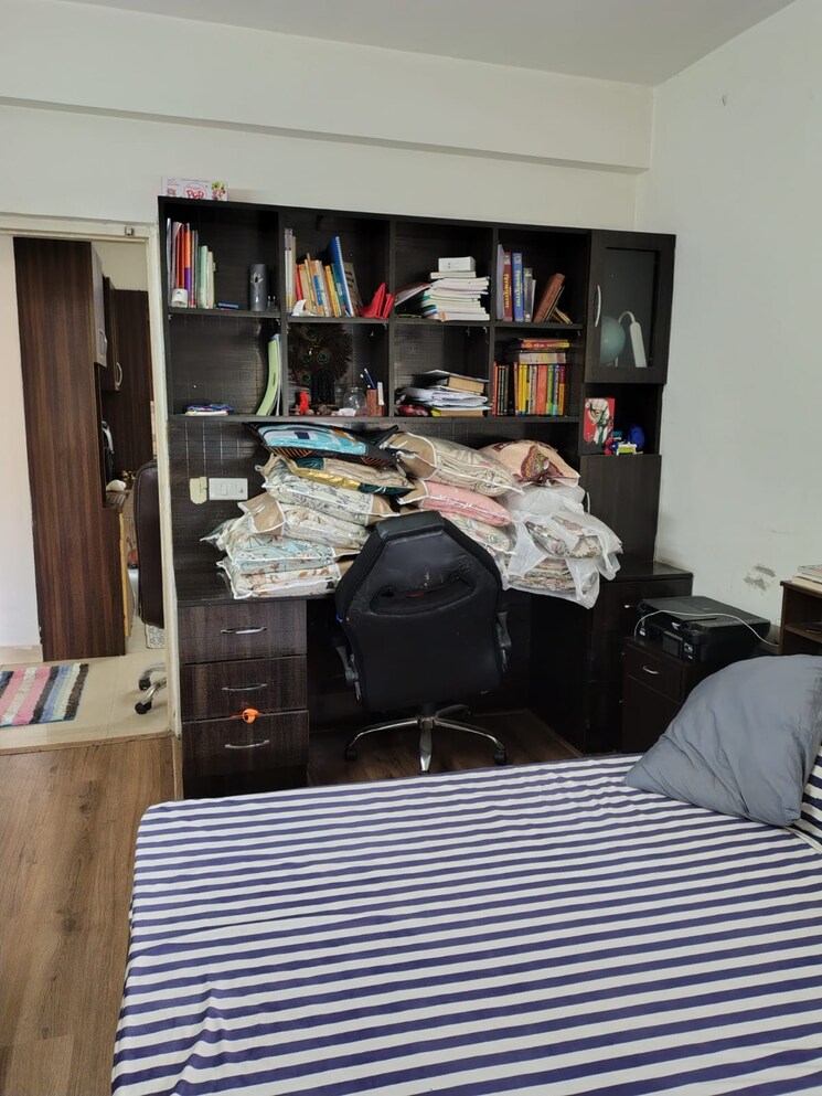 Bedroom, emaar-palm-gardens 3 Bedroom 1900 Sq.Ft. Apartment In Sector 83 Gurgaon 9601013