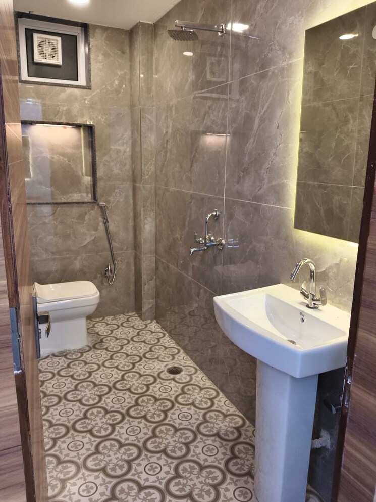 Bathroom, malviya nagar 2 Bedroom 750 Sq.Ft. Builder Floor In Malviya Nagar Delhi 9601076