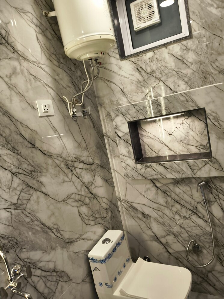 Bathroom, malviya nagar 2 Bedroom 750 Sq.Ft. Builder Floor In Malviya Nagar Delhi 9601076