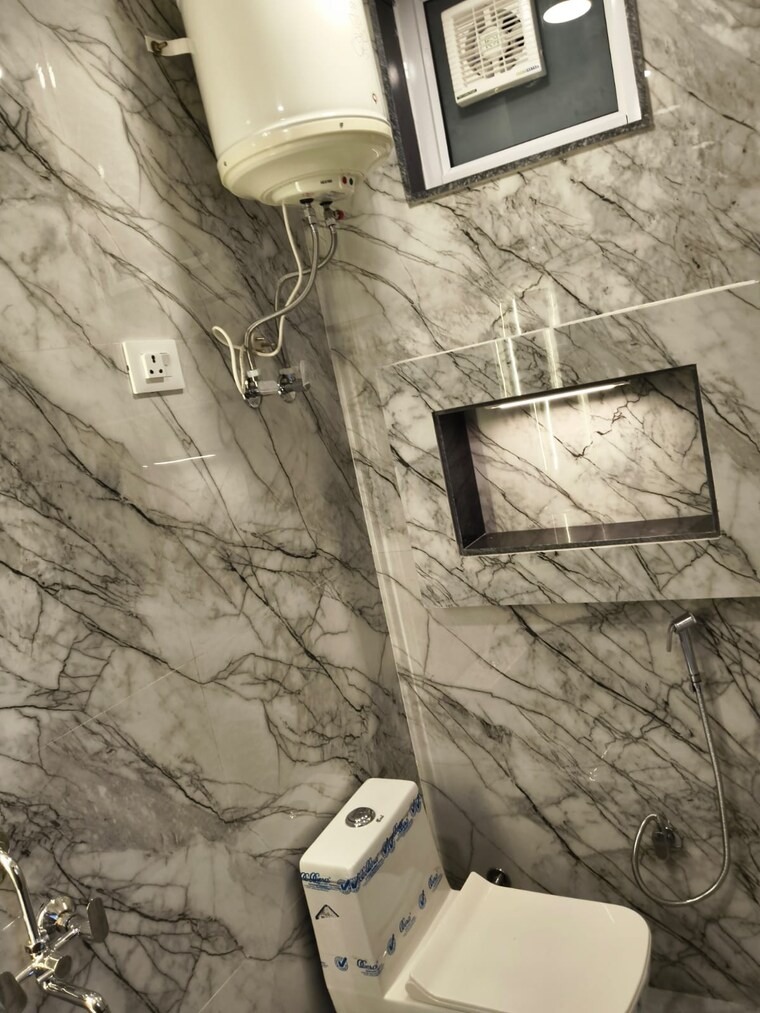 Bathroom, malviya nagar 2 Bedroom 750 Sq.Ft. Builder Floor In Malviya Nagar Delhi 9601076