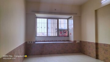 Room in 2 BHK Apartment at Llyod Estate, Wadala – for Rent
