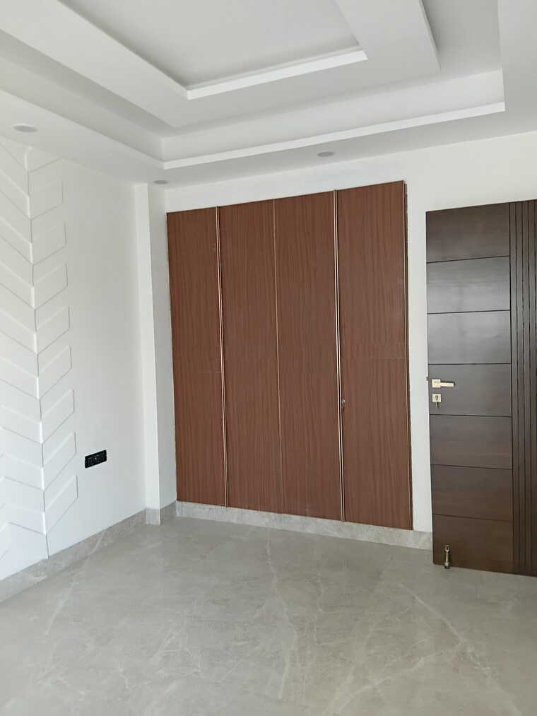 Bedroom, sector 28 3.5 Bedroom 250 Sq.Yd. Builder Floor In Sector 28 Faridabad 9601123