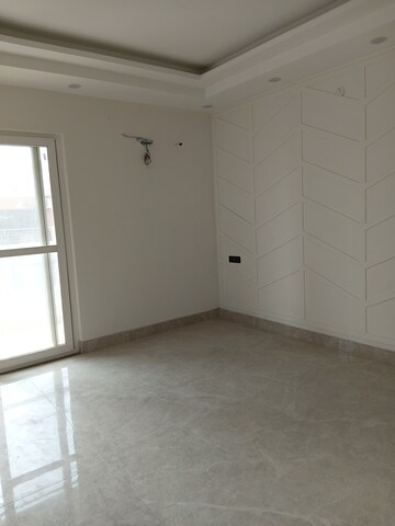 Room in 3.5 BHK Builder Floor at Sector 28 – for Sale